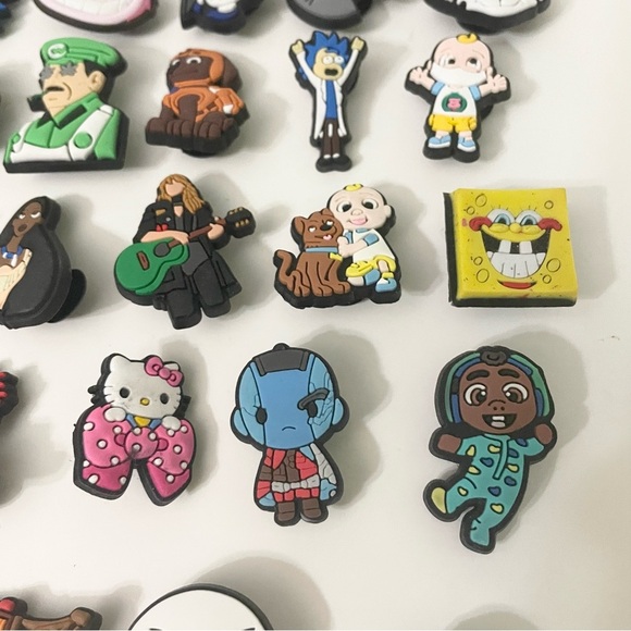 Croc Charms Lot of 34 Hello Kitty Jack Skellington Hulk Halloween SpongeBob - Picture 5 of 16